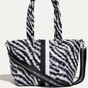 NWT -Oliver Thomas Peloton Zebra Kitchen Sink Tote
